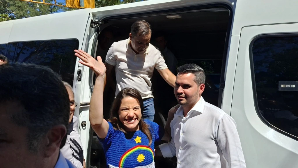 Raquel Lyra chega para o Congresso da UVP em Triunfo