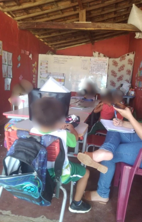 Mãe denuncia escola improvisada em garagem na zona rural de Serra Talhada