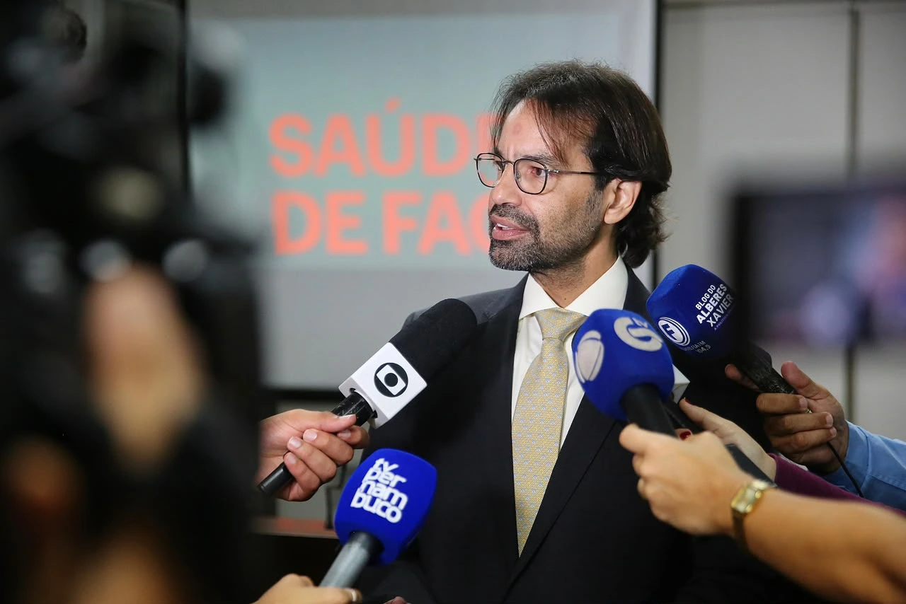Deputados constatam redução de leitos e retirada de R$ 1,5 bilhão da saúde como causa da crise dos hospitais