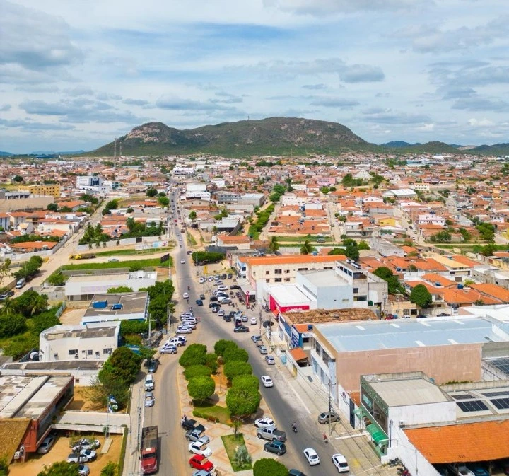 Comércio e construção civil aquecem economia de Salgueiro e fazem município ficar entre os que mais geraram empregos no Sertão em março