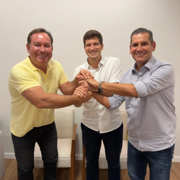 João Campos sela aliança com Gustavo Caribé e consolida força em Belém do São Francisco