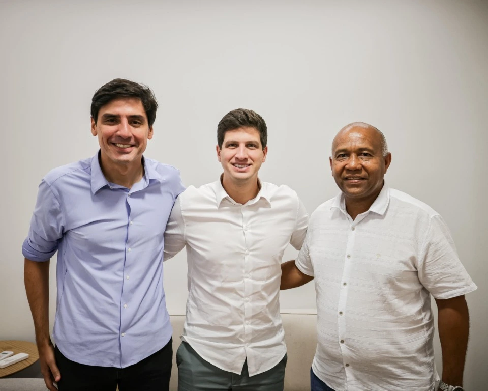 João Campos recebe apoio do ex-prefeito Humberto Mendes e se fortalece no Sertão do São Francisco