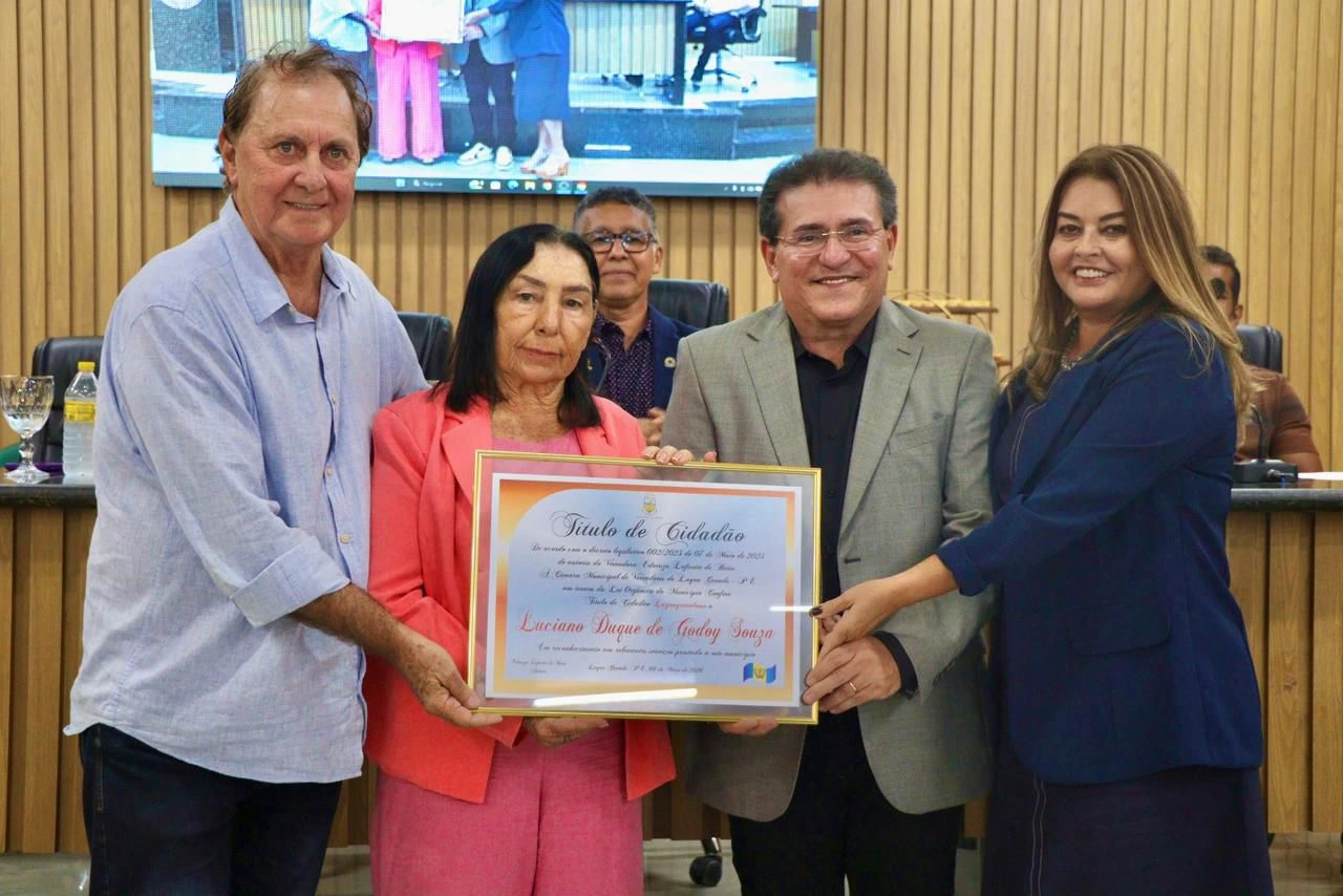 Duque recebe título de cidadão lagoa grandense