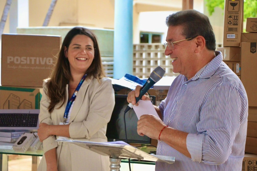 Luciano Duque entrega computadores ao Hospam e reforça investimentos na saúde de Serra Talhada