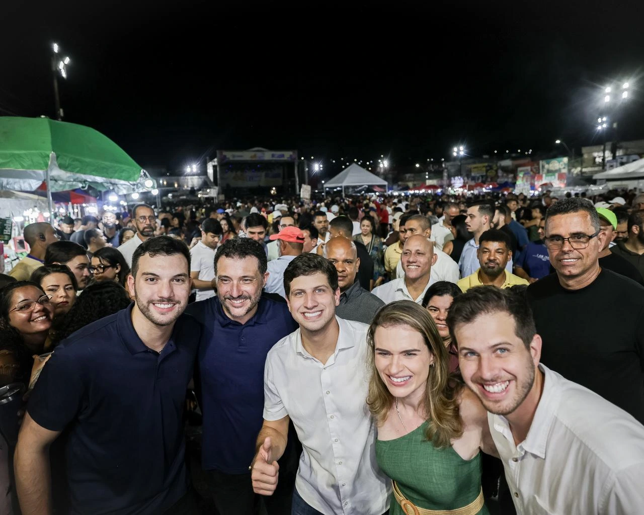 João Campos prestigia 44 anos de Abreu e Lima com presença junto ao povo e mobilização de apoiadores