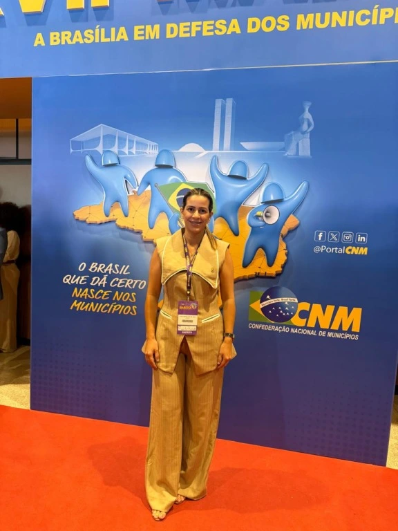 Aline Karina participa da Marcha dos prefeitos em Brasília