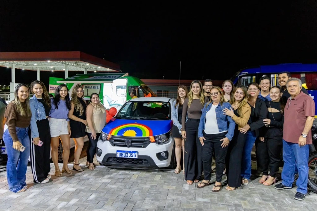 Inauguração de praça e entrega de veículos marcam noite de conquistas em Itapetim