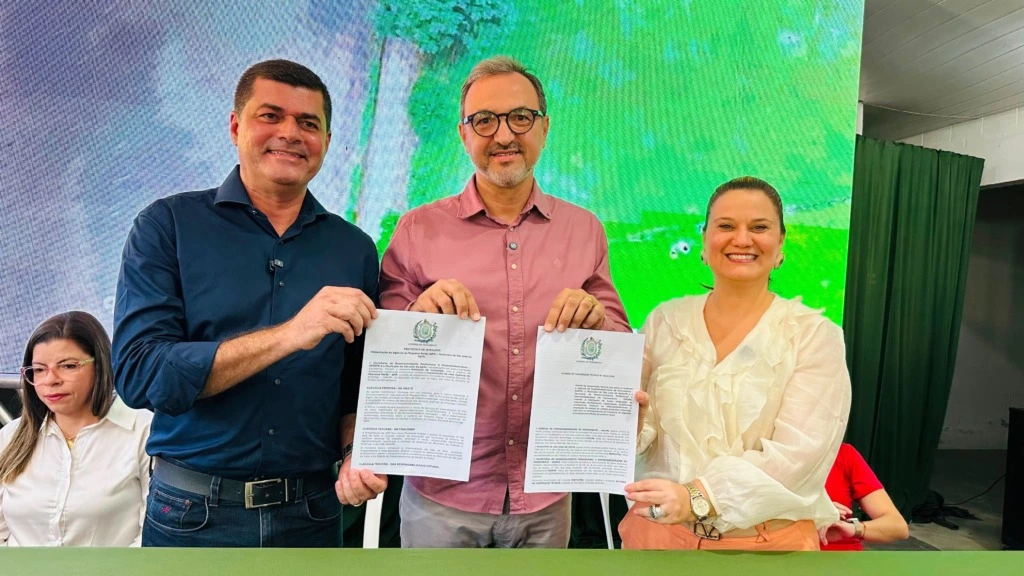 Prefeito Fredson assina termo para receber Agência do Trabalho que vai ampliar oportunidades para emprego e empreendedorismo