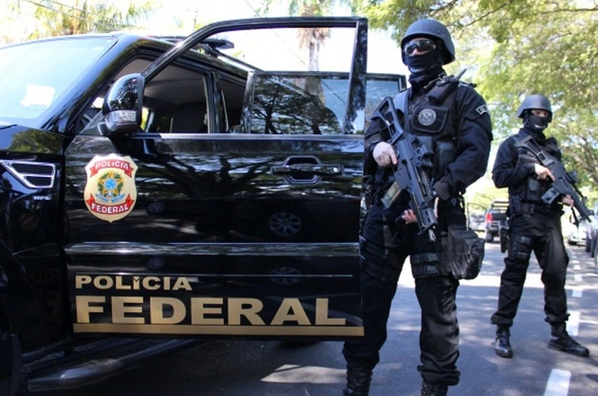PF mira pessoas ligadas a líder do PL em operação sobre suspeita de desvios de cota parlamentar