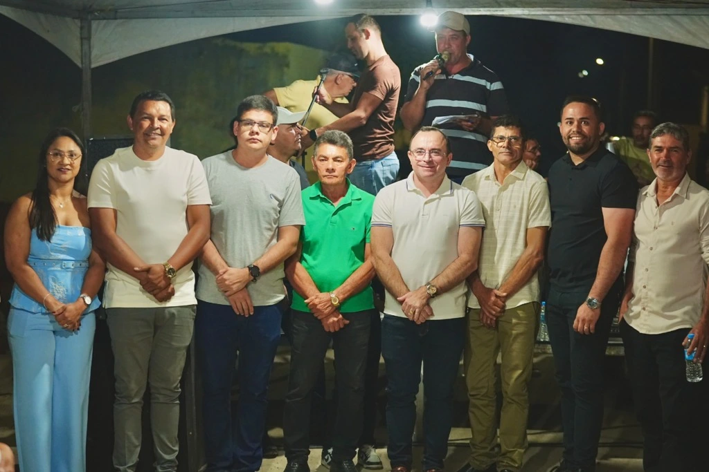Dr. Ismael inaugura cinco novas ruas asfaltadas e entrega duas ambulâncias em Santa Cruz da Baixa Verde