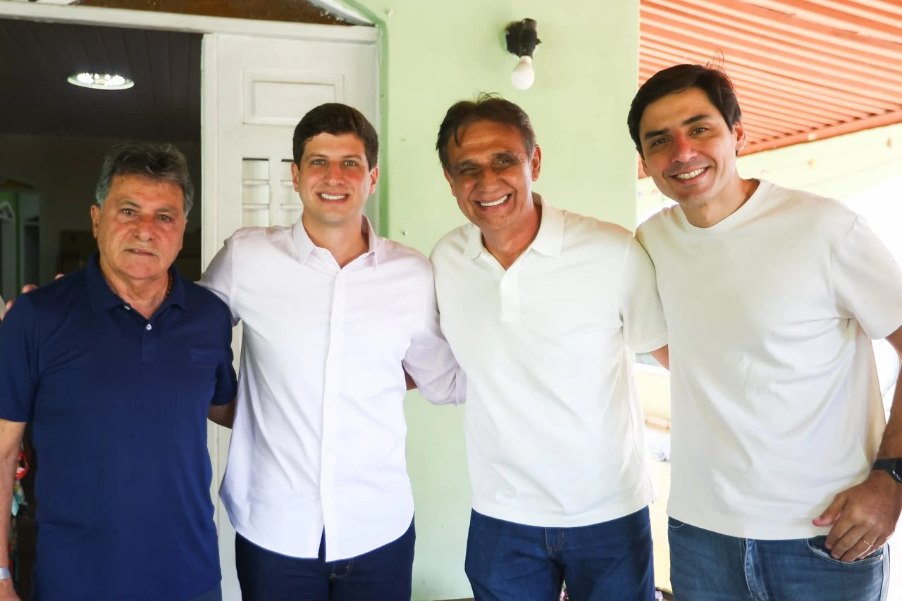 João Campos recebe apoio de Vavá Rufino, ex-prefeito de Moreno