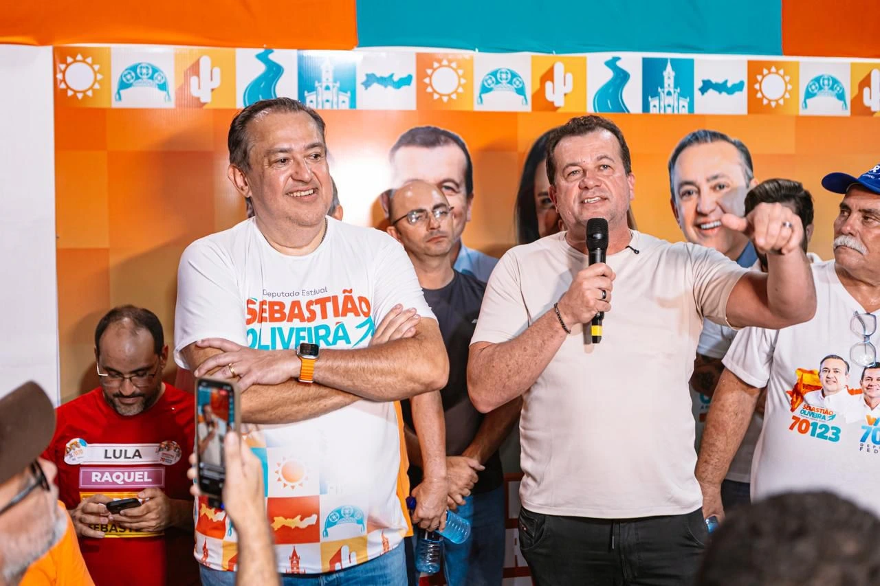 Sebastião Oliveira reúne multidão em Serra Talhada e apresenta três compromissos para o município