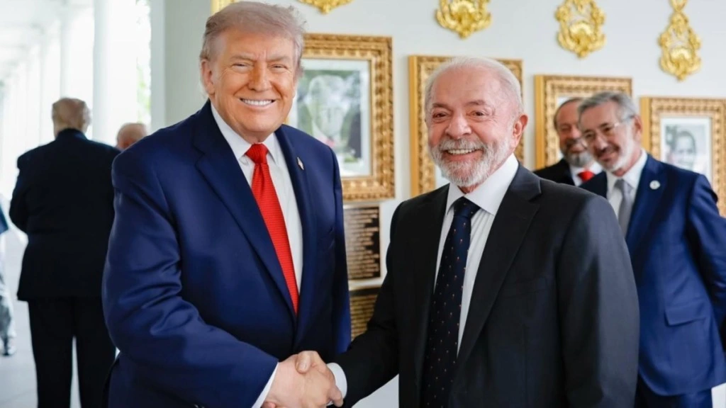 Lula telefona para Trump; Planalto diz que houve acerto para nova reunião sobre tarifaço