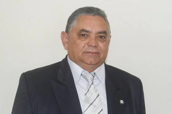 O viés político e o destroço governamental
