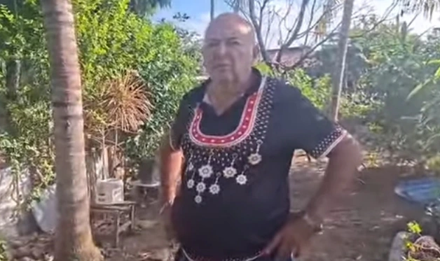 Morador do Bairro Borges em Afogados, solicita ao prefeito que conserte o esgoto da Rua João Bezerra