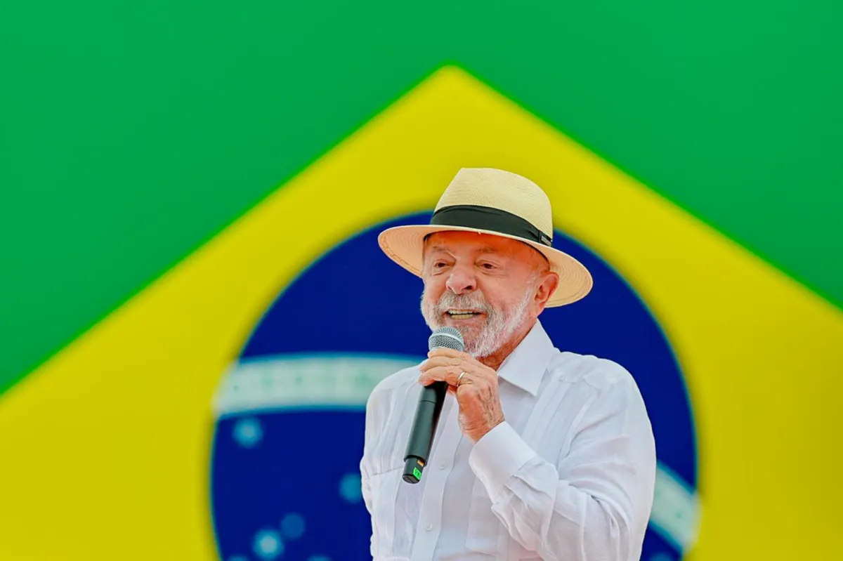 Lula sinaliza disposição em participar do último debate eleitoral