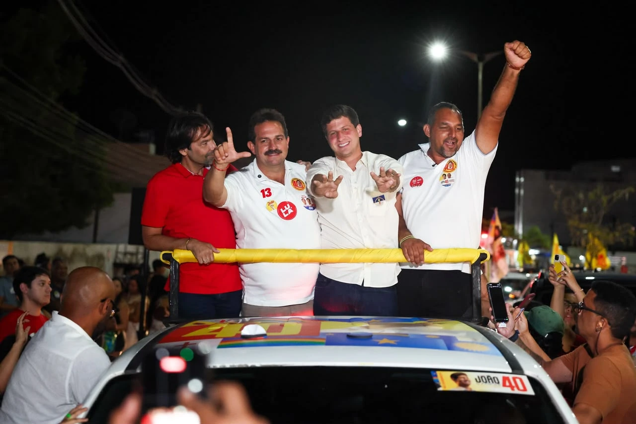 Em carreata por Arcoverde, João Campos reafirma compromisso para zerar IPVA de motos