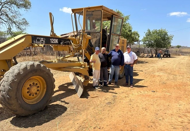 Prefeitura de Iguaracy avança na recuperação de estradas vicinais na zona rural